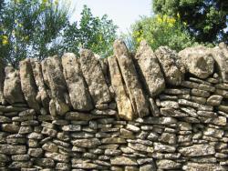Mur en pierre sèche